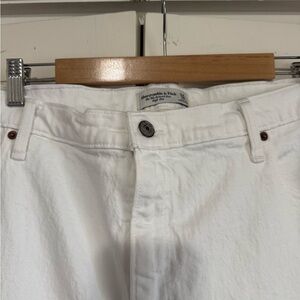 Abercrombie & Fitch women's White 90s wide leg high waist jeans